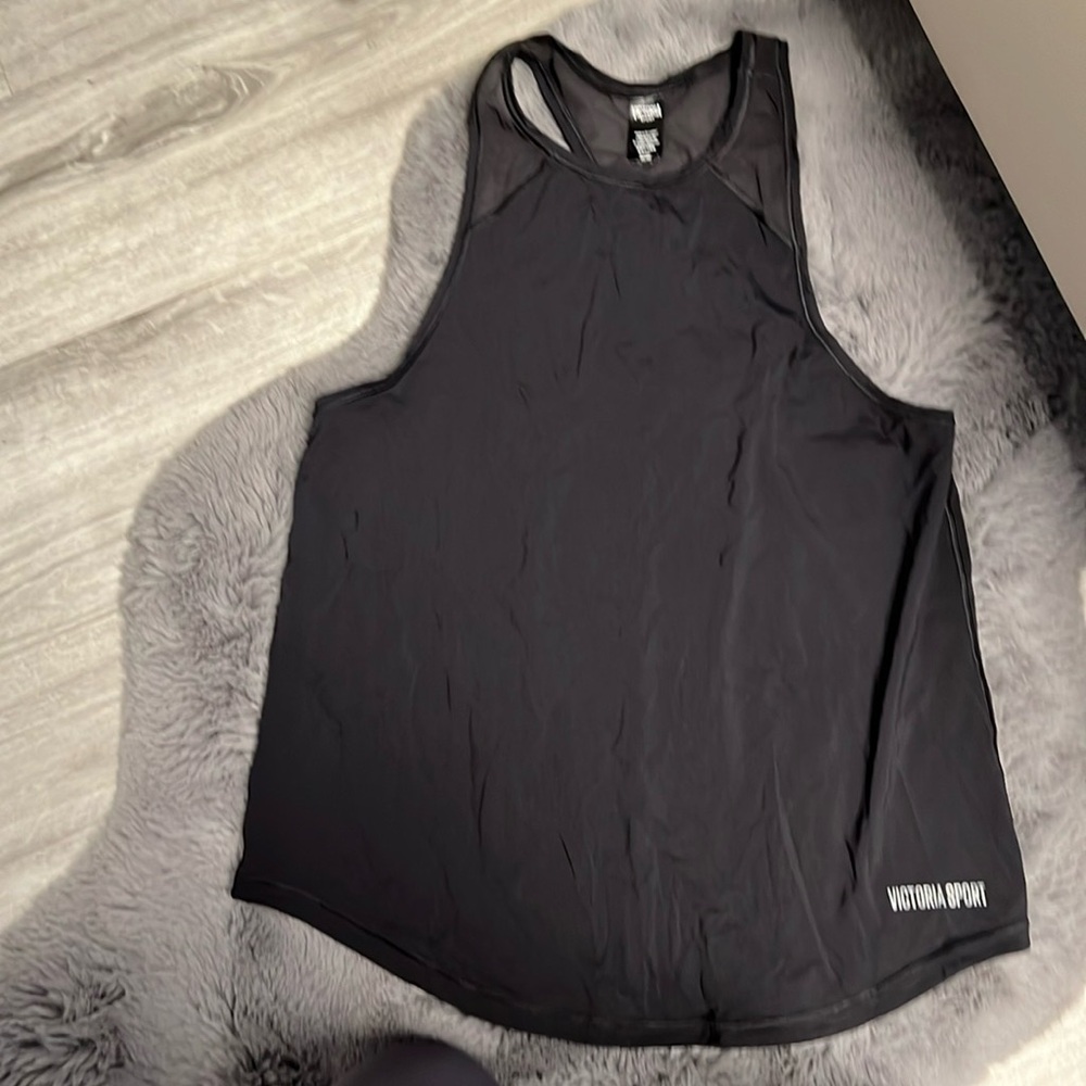 Victoria Sport exercise top in black